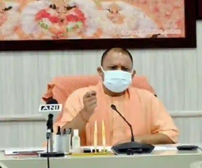 UP नाइट कर्फ्यू of UP नाइट कर्फ्यू: ओमिक्रोन वैरिएंट के बढ़ते संक्रमण के कारण उत्तर प्रदेश में कल से रात्रिकालीन कोरोना कर्फ्यू
